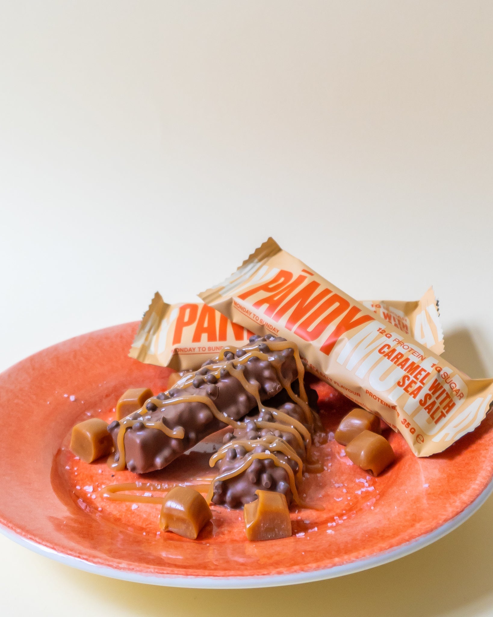 Pändy Proteinbar Caramel Sea Salt 35 g med kola och havssalt