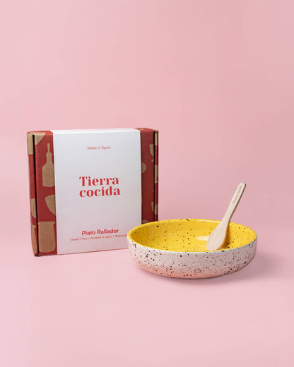 Keramisk vitlöksrivplatta gul & vit (Canela), stor – Alfar Tierra Cocida | Cofá